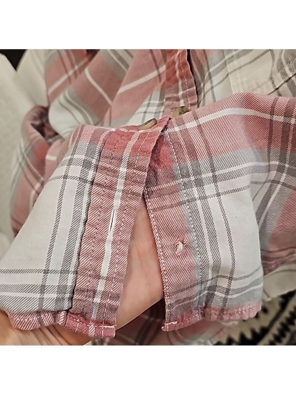 American Eagle Plaid Cropped Button Up Shirt Muted Red Gray Size Medium - Picture 14 of 14